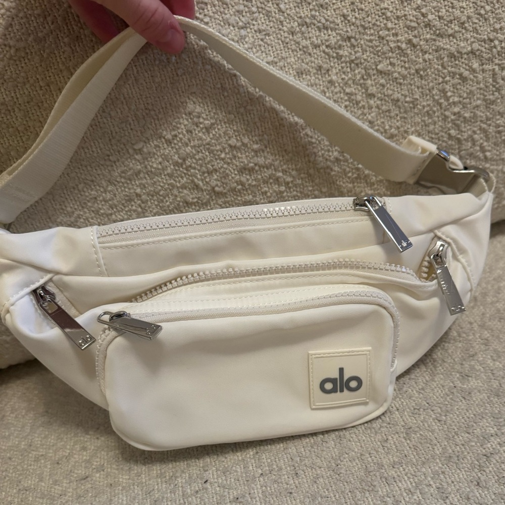 Alo Cream Belt Bag